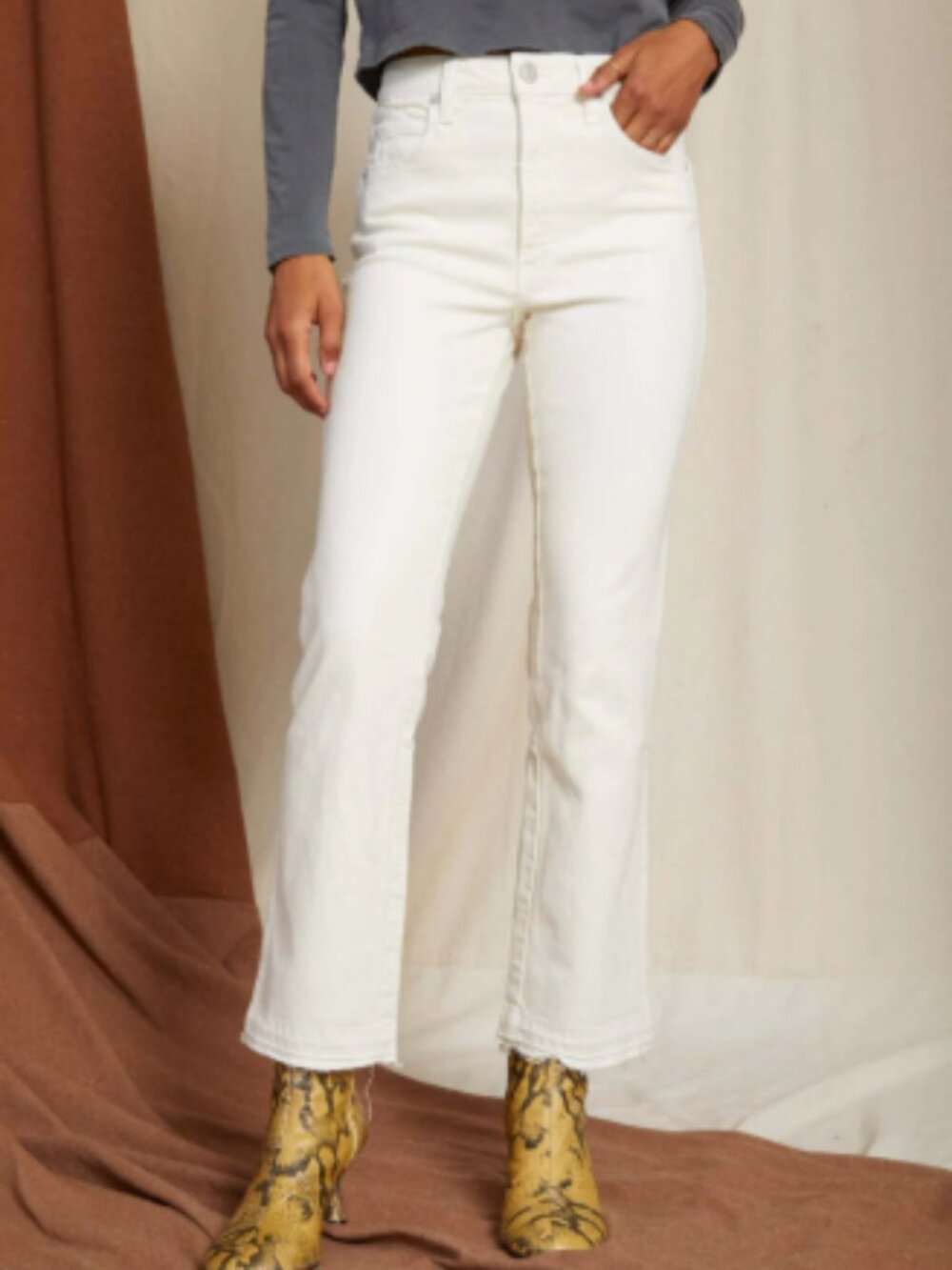 AMO Bella High Rise Boot White Oak Jeans, Undone/Distressed Hem - Womens 32